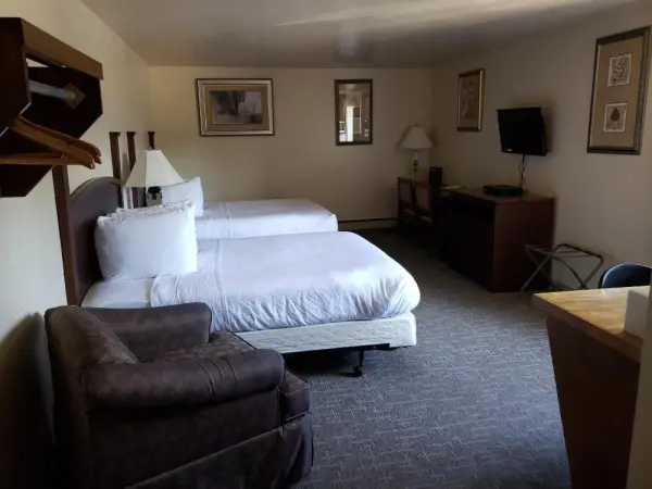 Autumn's Inn 10